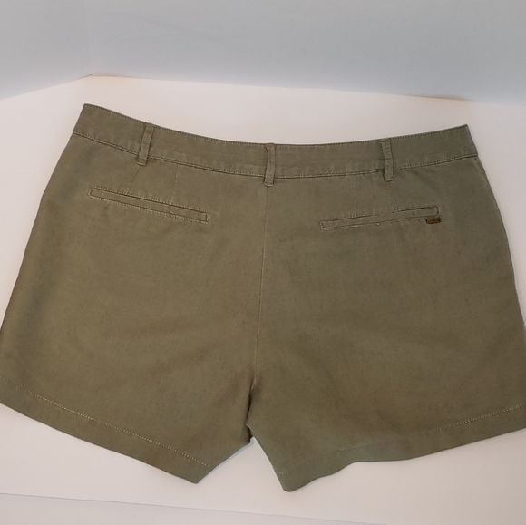 Ming by Mango kaki green short size 14 - Picture 2 of 5